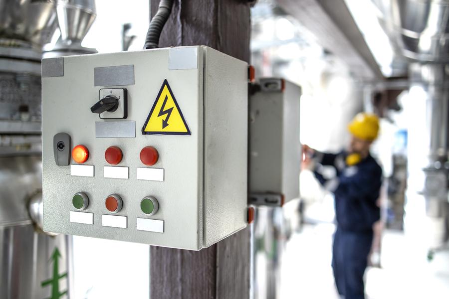 工廠落實「5不1沒有」保障員工安全　用電不超負載避危險